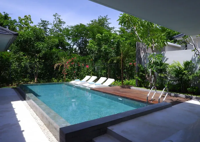 Resort Cross Bali Breakers