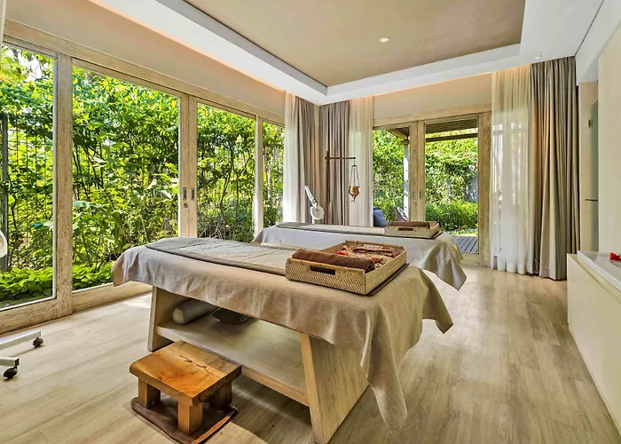Cross Bali Breakers Resort 5*