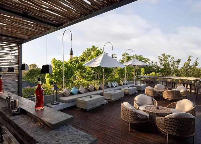 Resort Cross Bali Breakers